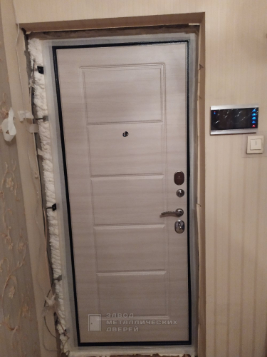Фото двери в квартиру №43